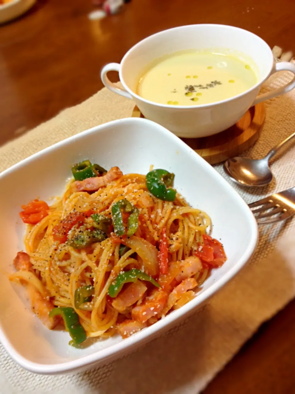 大雨☔️冷蔵庫にある材料で♪ ナポリタン＆やさしい豆乳コーンスープ💛|りっちゃんさん