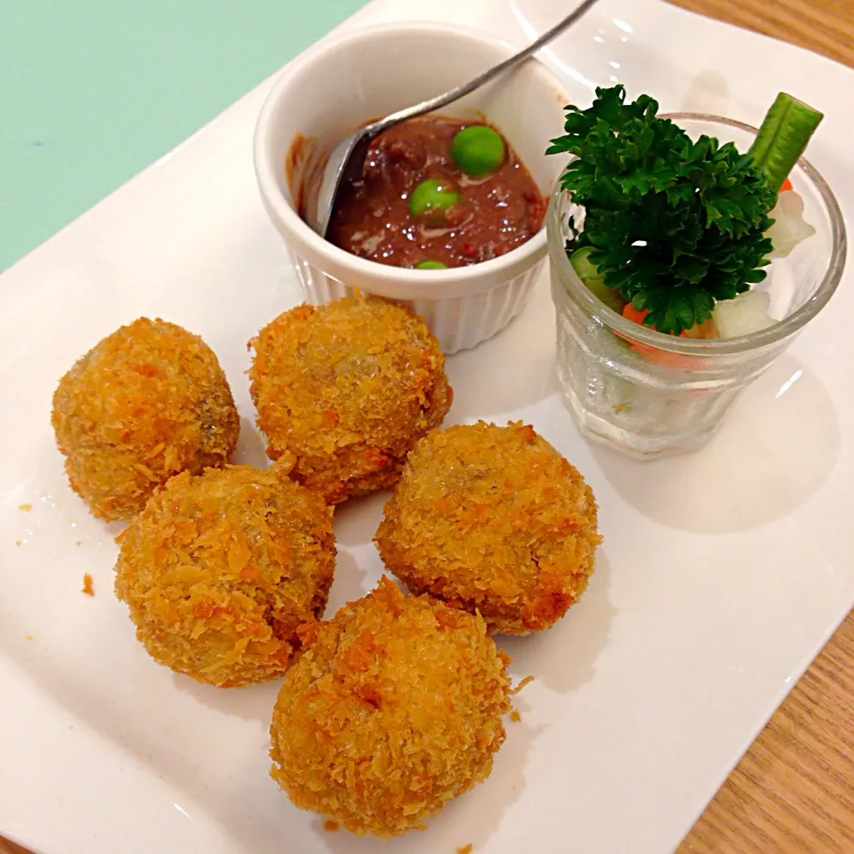 Chili Paste Fried Riceballs with Chili Dip|nicky tangさん