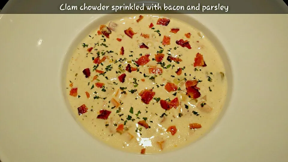 Snapdishの料理写真:clam chowder sprinkled with bacon and parsley|Jacki Carterさん