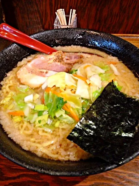 夜食のラーメン|プラムてつ。さん