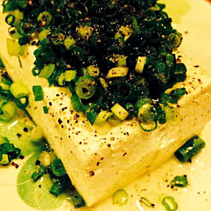 ネギ塩豆腐 tofu with salted spring onions|Funky Chefさん