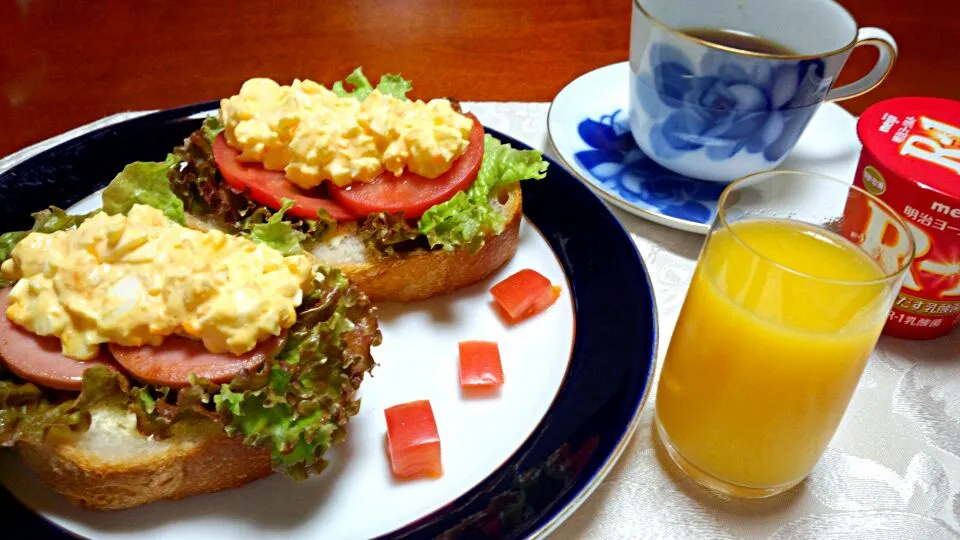 Snapdishの料理写真:まったりした～い雨の土曜日の朝　～オープンサンド～|ｋｚｓｙｋさん