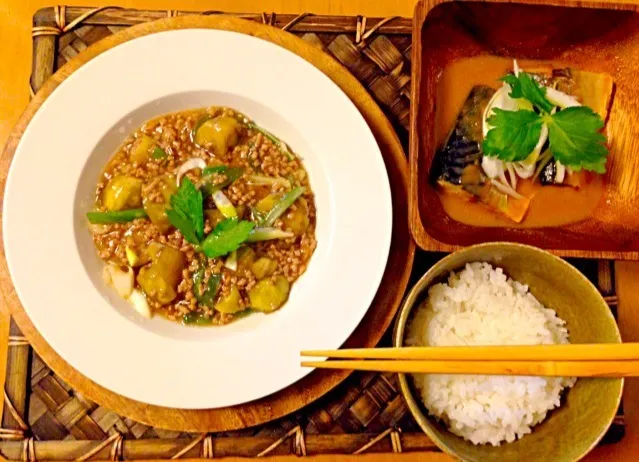 茄子と挽肉のとろとろ煮込みとサバの味噌煮|みほさん