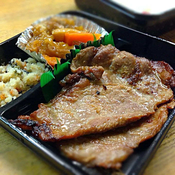 今日のまかない⋆′◡ु͐‵⋆生姜焼き弁当|ちっきーさん