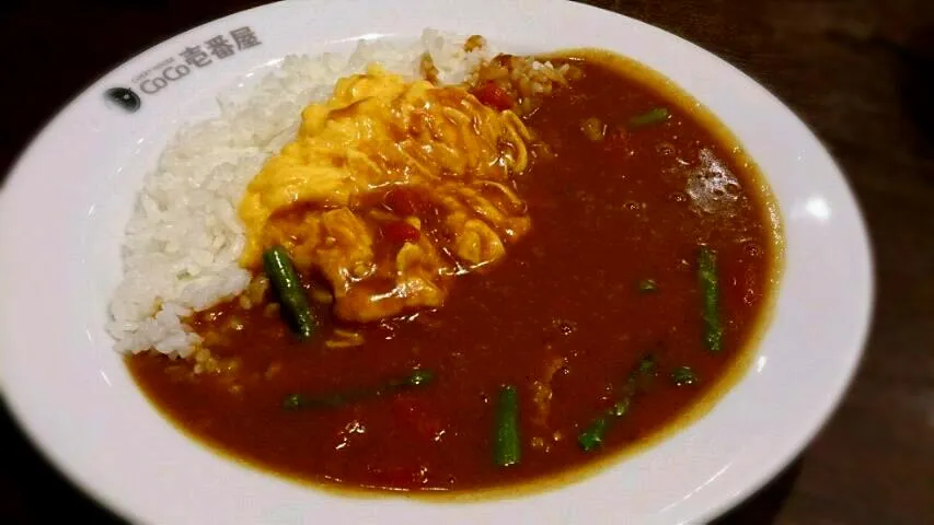 トマトアスパラ＆スクランブルエッグカレー|ボンゴさん