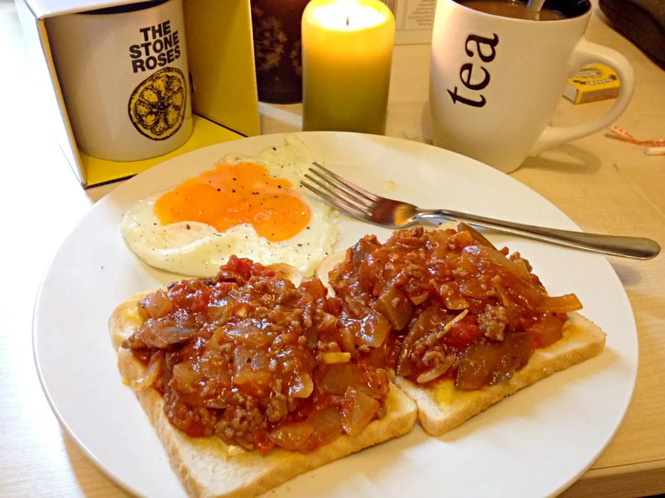 Bolognese on toasts|Reiji Miuraさん