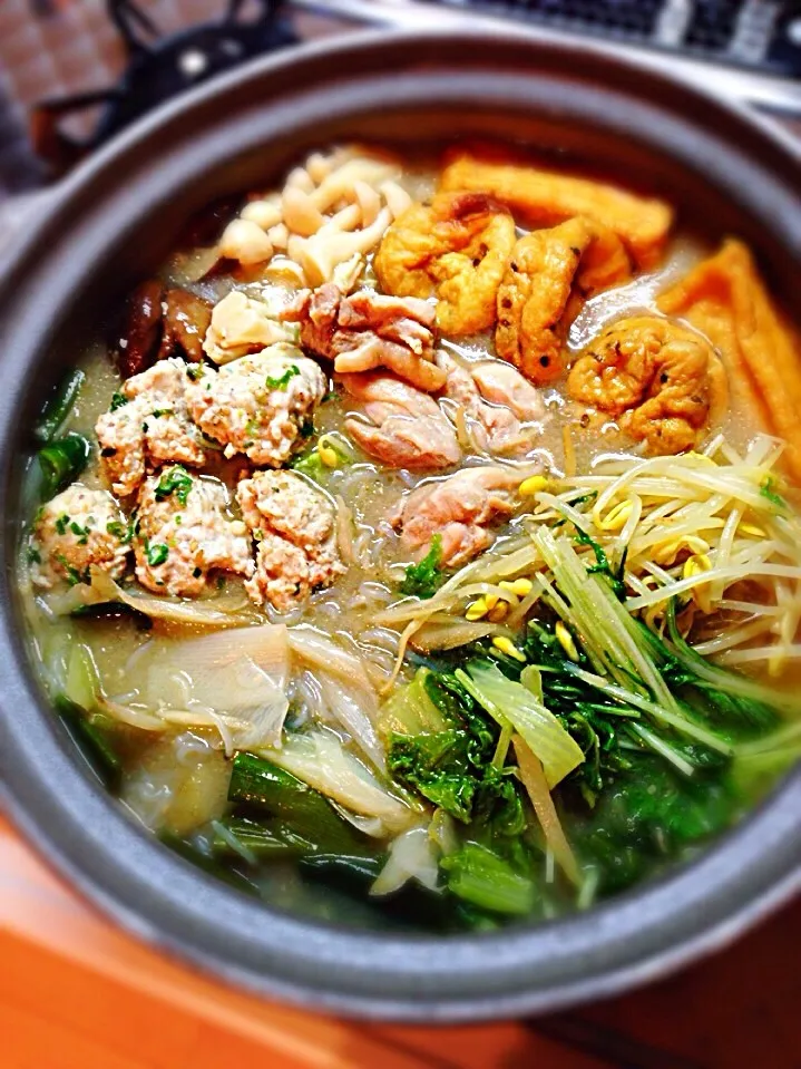 塩麹スープの鶏お鍋🍲|いくえさん