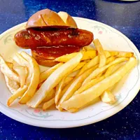 Curry wurst and pomme frites|Kimberly Scottさん