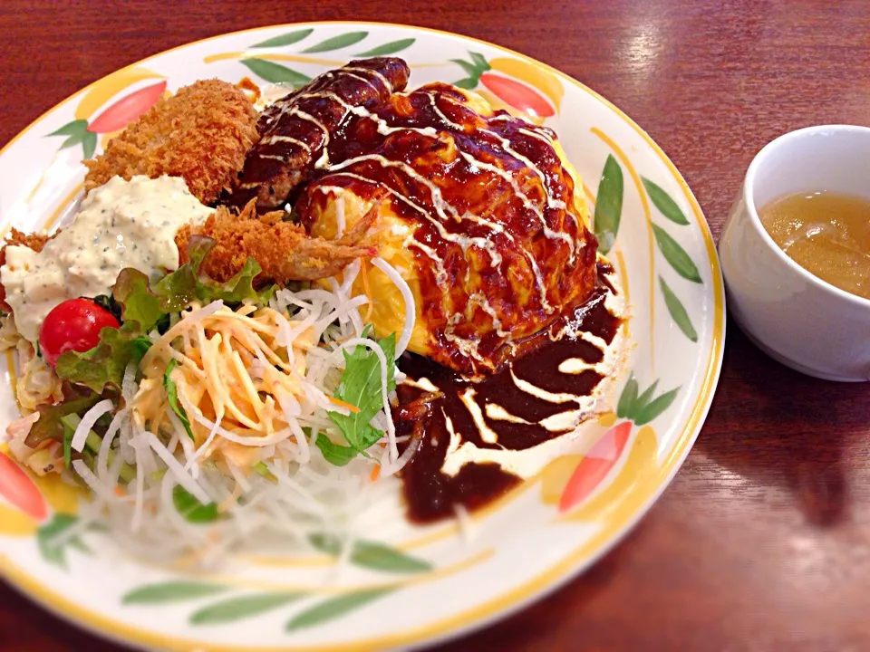 大人のお子様ランチ。オムライスにハンバーグ、エビフライにクリームコロッケ。|神龍さん