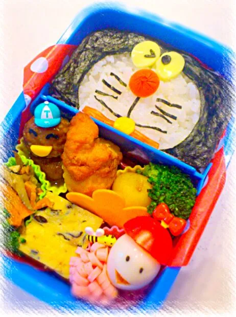 Snapdishの料理写真:ｷｬﾗ弁♪ドラえもんの海苔弁当(*´ω｀*)|るんさん