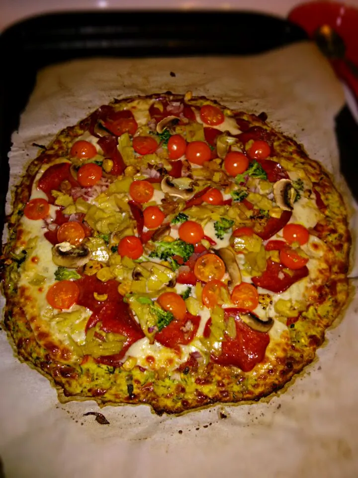 Zucchini crust pizza.|lindsy emersonさん