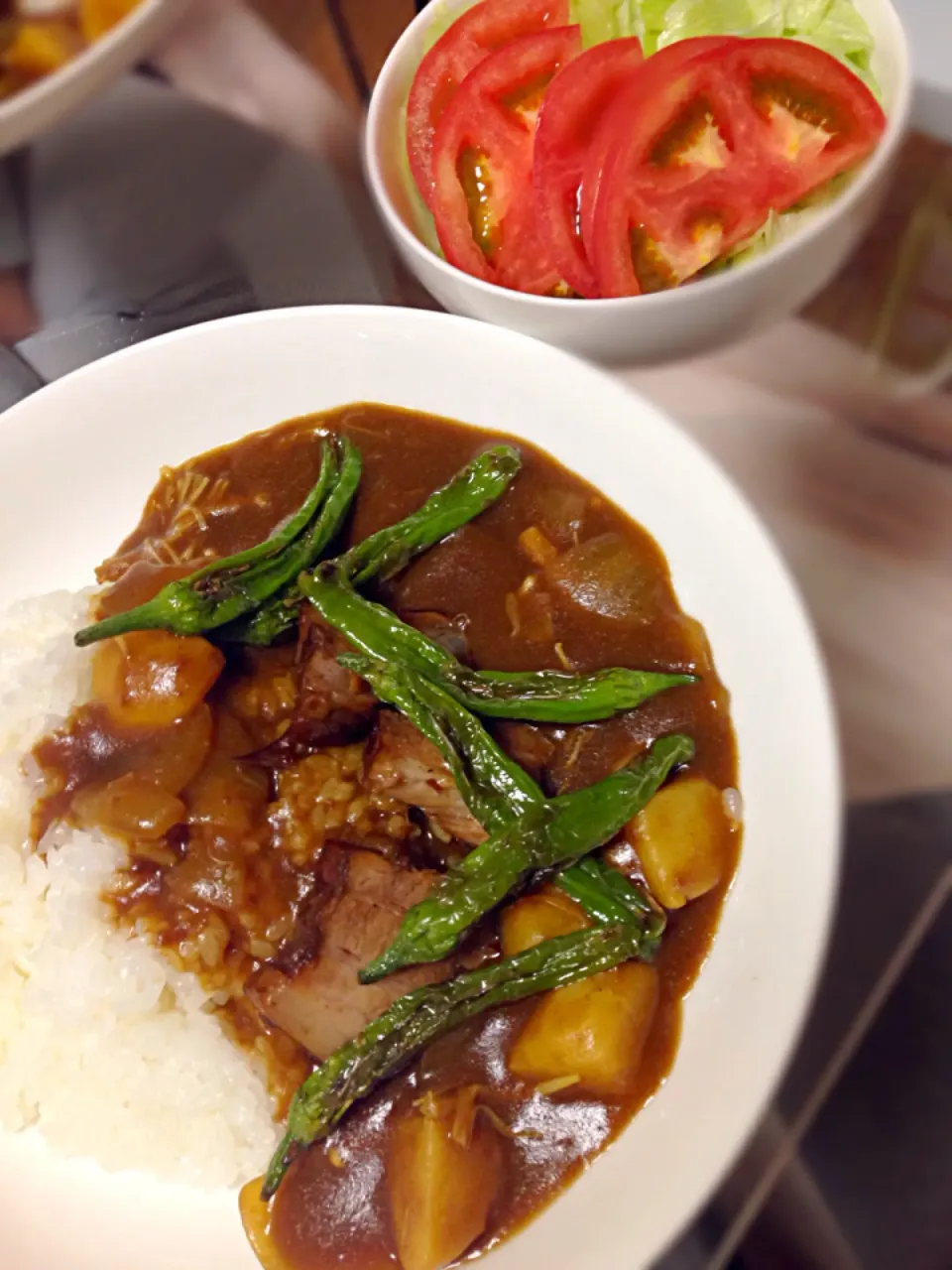 豚角煮とししとうカレー♡サラダ|あきこさん