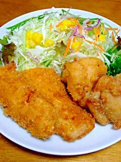 晩ご飯（鶏の唐揚げ、イカフライ、サラダ）|すーさん