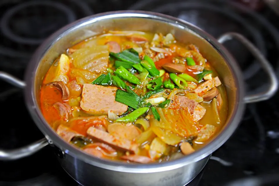 부대찌개 Spicy kimchi stew with sausage|제니 [Jenny]さん