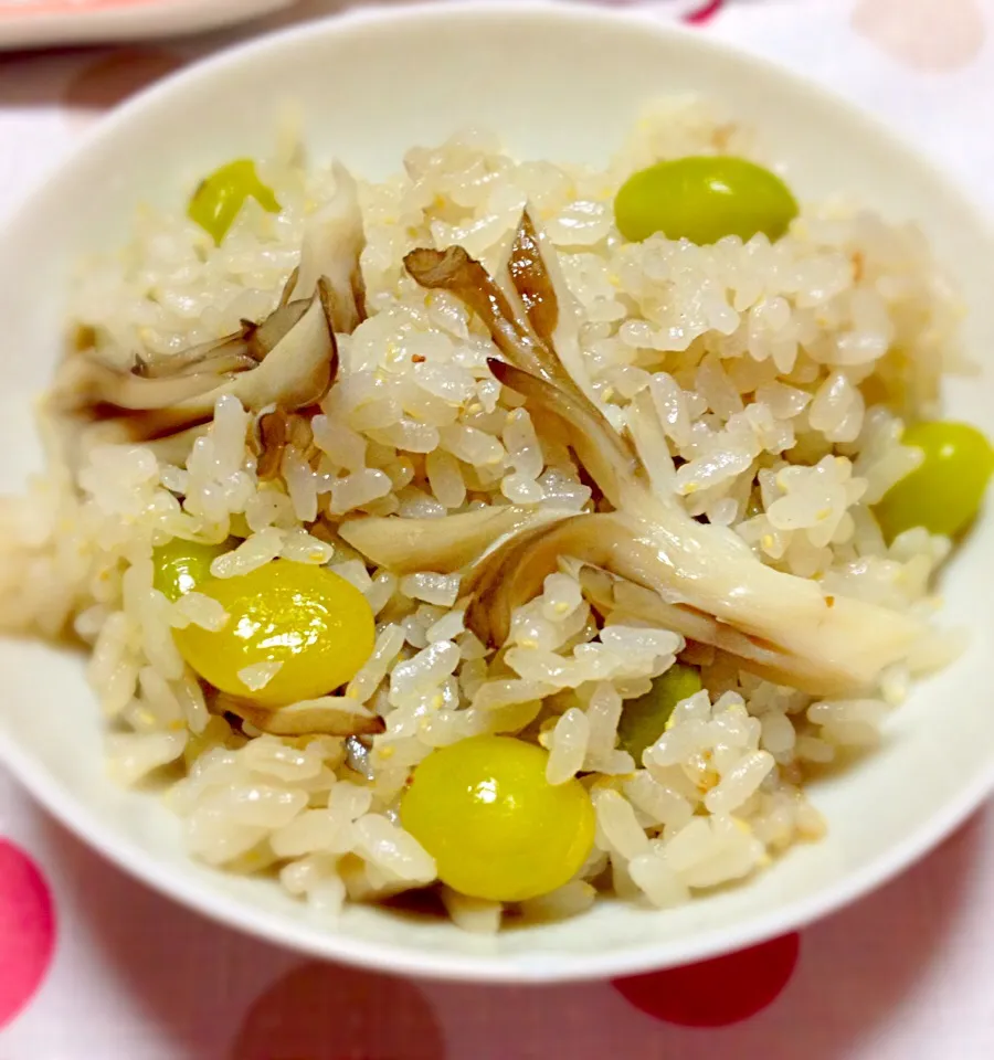 舞茸と銀杏の炊き込みご飯🍄|喰いしんぼう豚さん