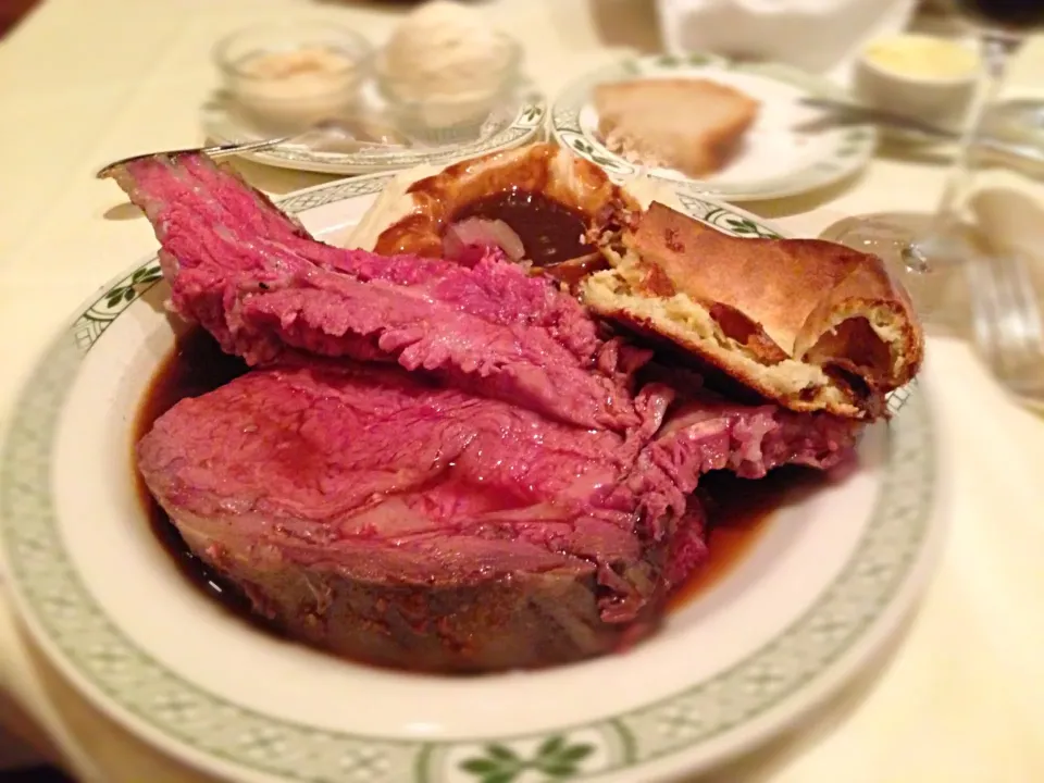 Snapdishの料理写真:Beverly Hills 「The Lawry's Prime Rib」プライムリブ|かずやーまんさん