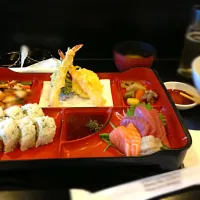 Snapdishの料理写真:Beverly Hills「Boss Sushi」ランチ弁当|かずやーまんさん