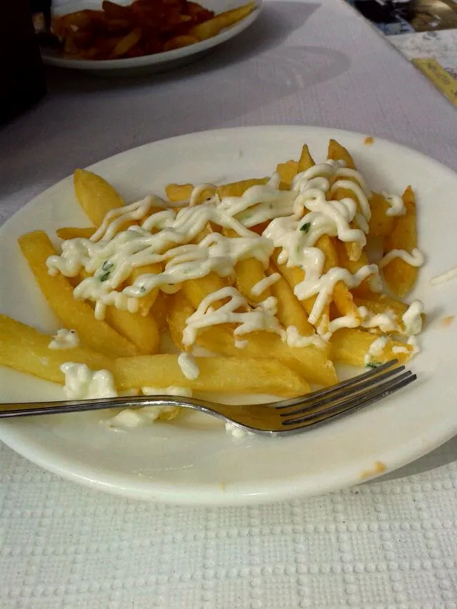 Chips with alioli sauce|olivia blackhallさん