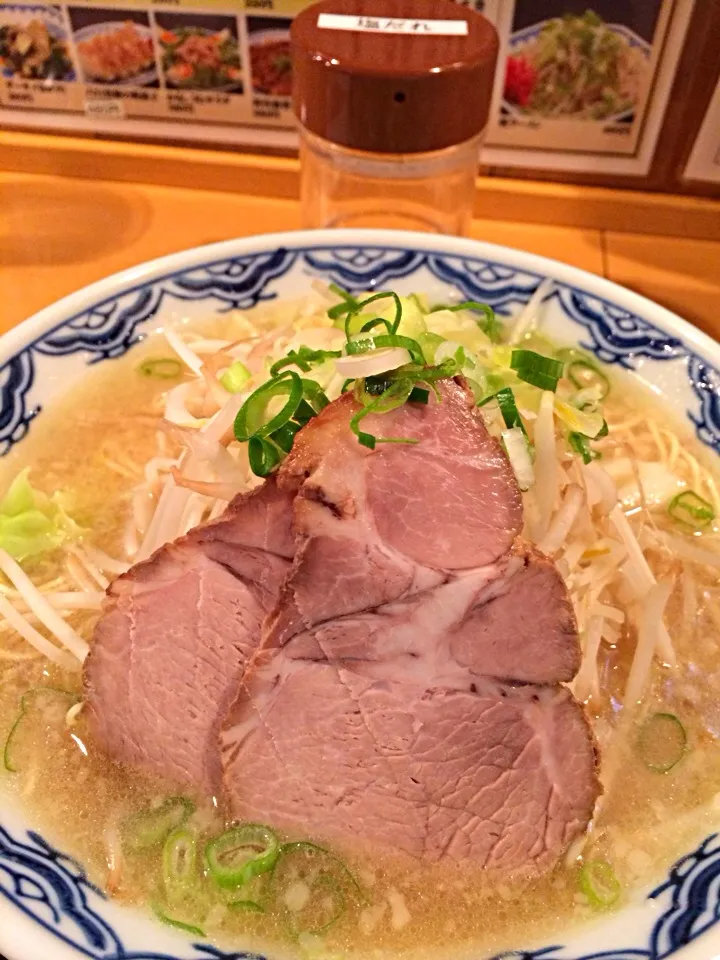 Snapdishの料理写真:福十八ラーメン。後ろの「塩だれ」が、美味さを引き出す。|Takashi H.さん