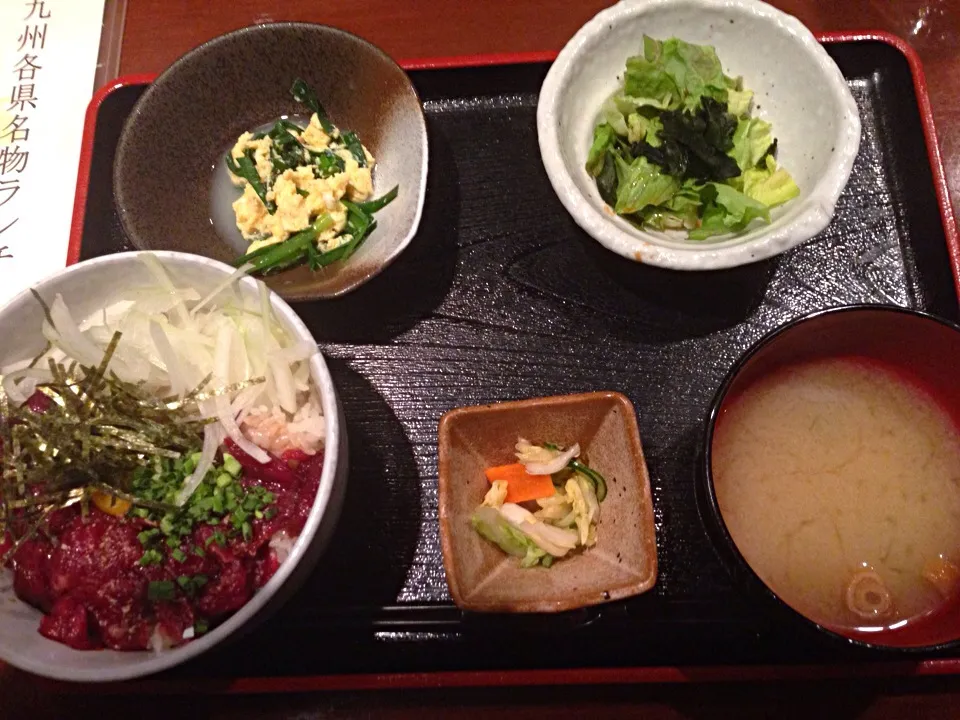 Snapdishの料理写真:馬肉の上ヒレ丼|northさん