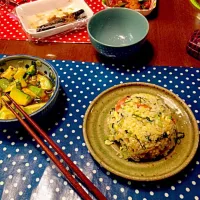 Snapdishの料理写真:小松菜の焼き飯とアボカドの漬け！|Yuutaさん