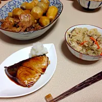 Snapdishの料理写真:ブリ照り焼き＆里芋煮付け＆炊き込みご飯(^ー゜)|ゆかぽんたさん