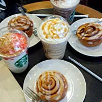 Snapdishの料理写真:My Favourite Cinnamon Roll and NY Cheesecake Frappppp 😍 😍|♪NC⇜さん