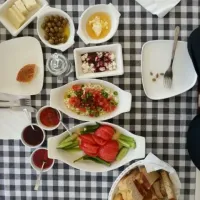 Mediterranean Breakfast|Özhan Eremさん