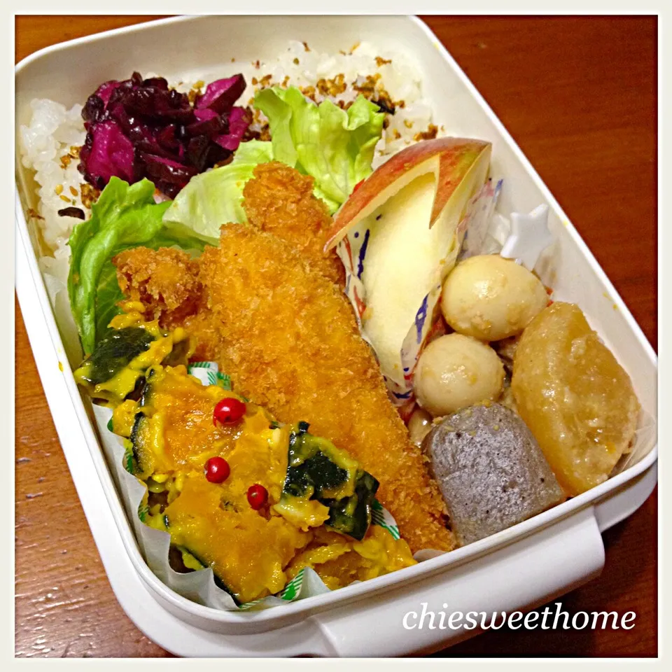 Snapdishの料理写真:10/29 ささみフライと味噌おでん弁当|chieko ♪さん