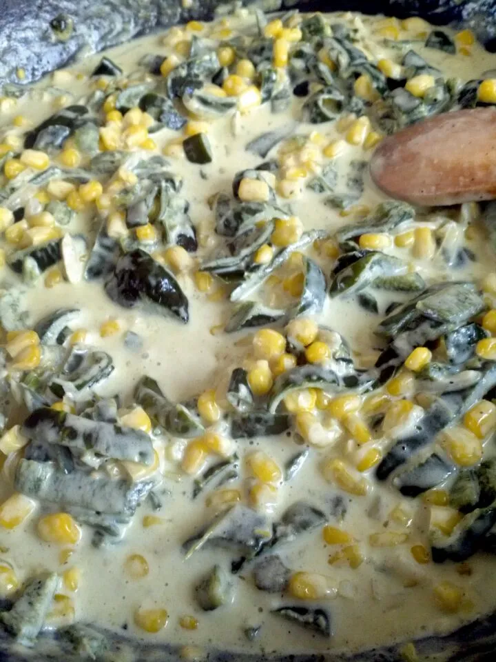 crema de elote con chile poblano para los tamalitos!|Javier Rdz.さん