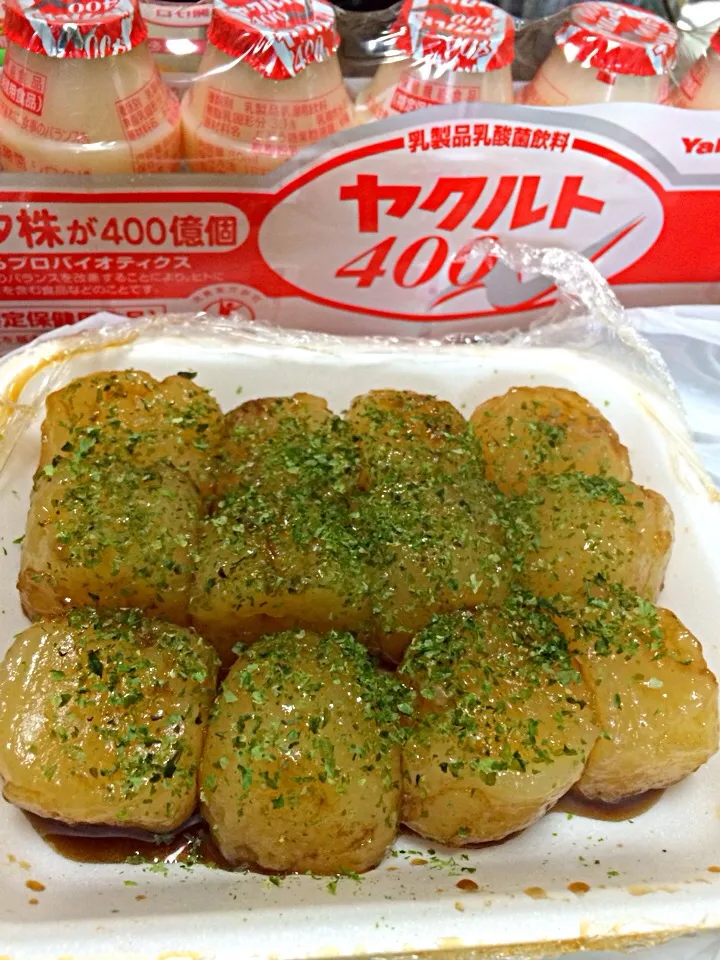 #朝飯 桐生名物コロリンシュウマイ、ヤクルト400。|ms903さん