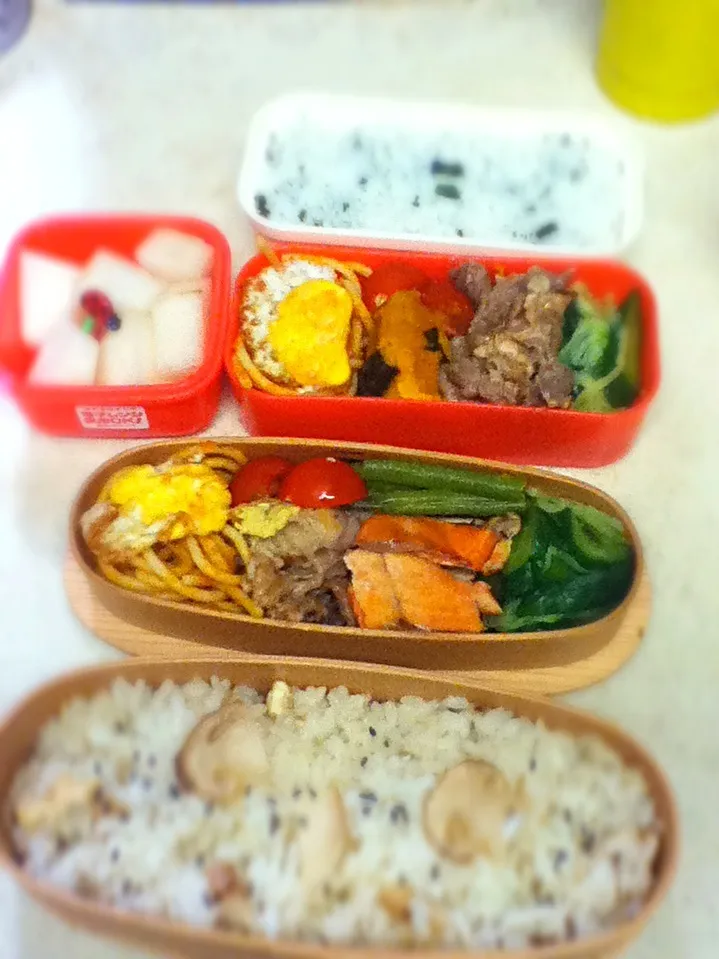 Today's lunch box. JKわかめごはん、私だけ松茸ごはんw|hoppycowさん