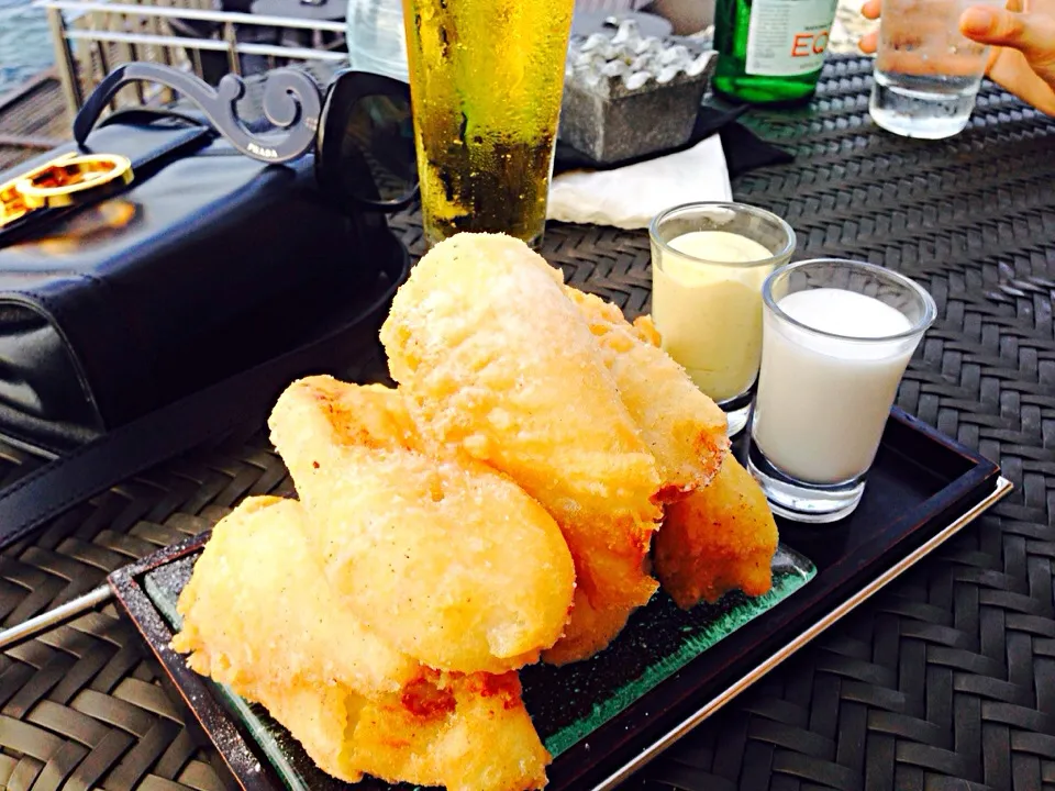 Banana fritters with coconut mango sauce|Lauraさん