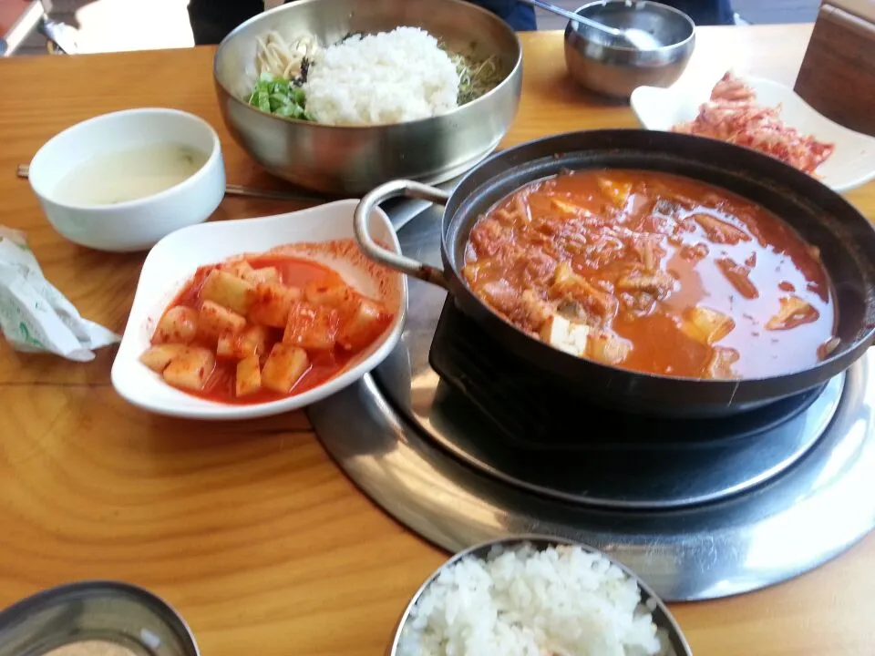 김치찌개 와 비빔밥|구さん