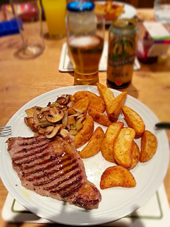 Snapdishの料理写真:steak|harriet phillipsさん