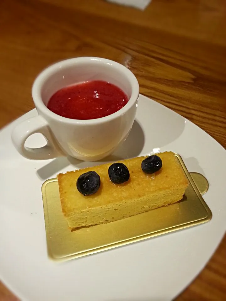 panacotta with shell cake|Phinarasuさん