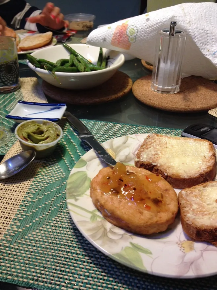 Gluten free toast w earth balance, salmon burger, sautéed string breans and side of guacamole|adriana cortesさん