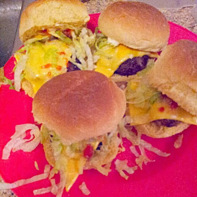 cheeseburgers sliders|keeda booさん