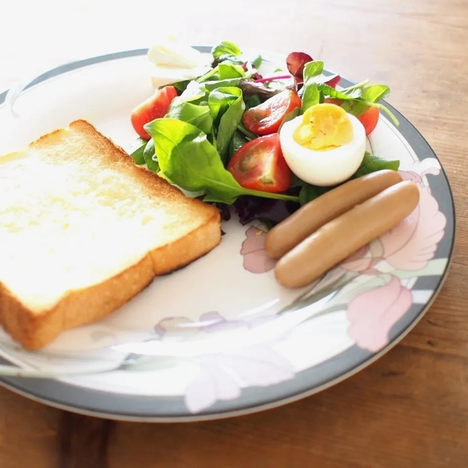 朝食にムスメの作ったゆでたまご|168さん