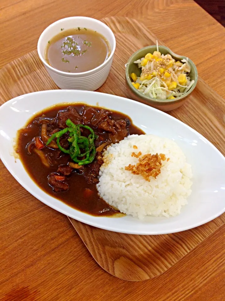 牛スネ肉のカレーです。|阿部直樹さん