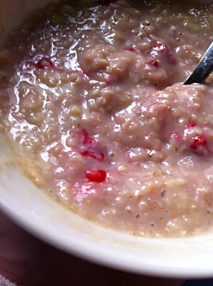 Porridge w/ brown sugar and raspberries|emily mcleanさん