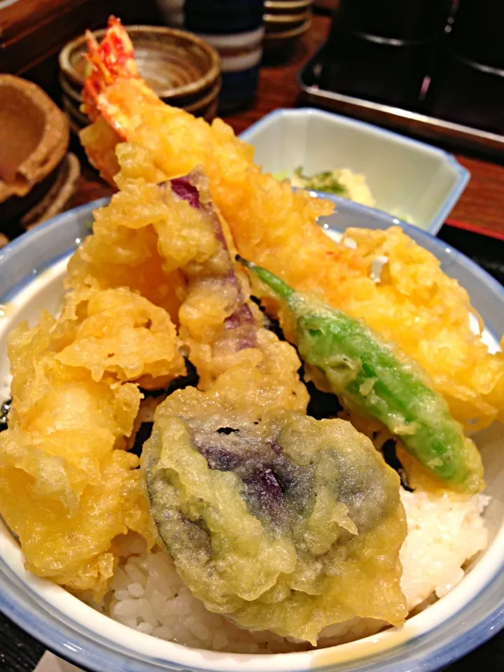 Snapdishの料理写真:秋野菜と大海老天丼🍁|Chirico❤️さん