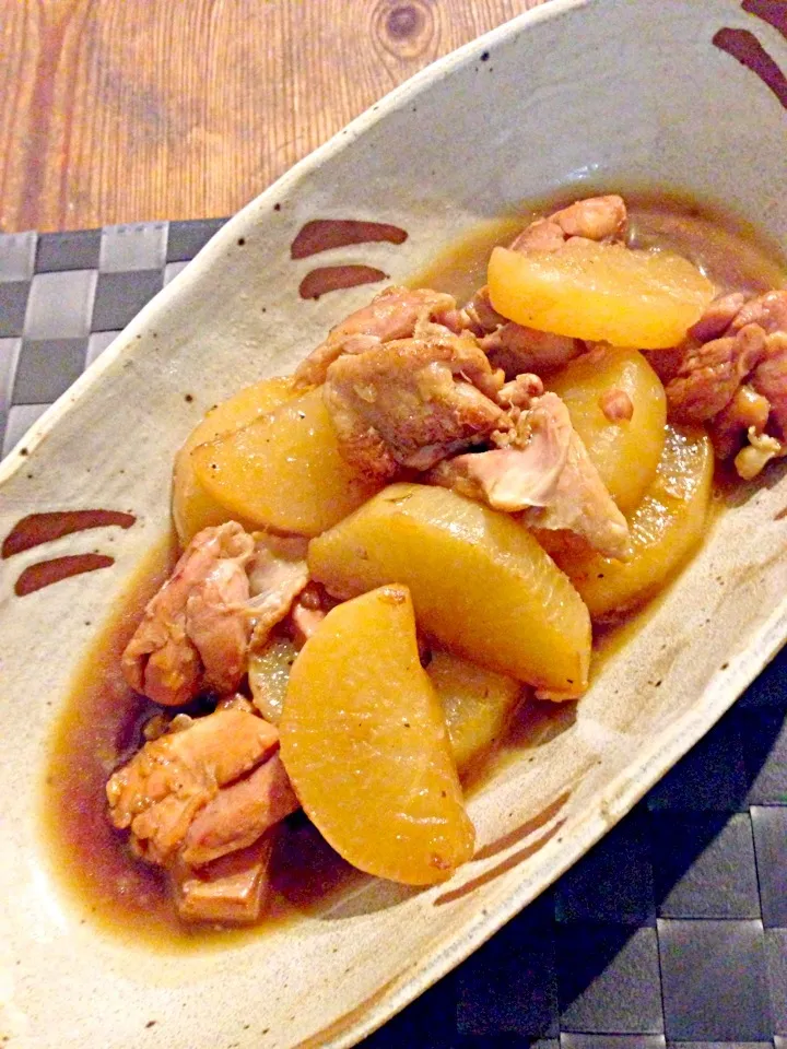 モコズキッチンの鶏肉と大根の煮物💛|まみりんごさん