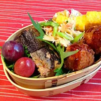 秋刀魚巻き寿司と手作りコロッケ弁当