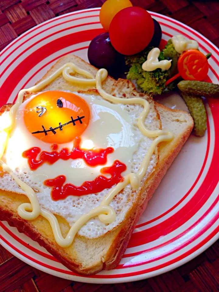 Toast of fried egg ghost👻目玉焼きお化けのﾄｰｽﾄ|🌈Ami🍻さん