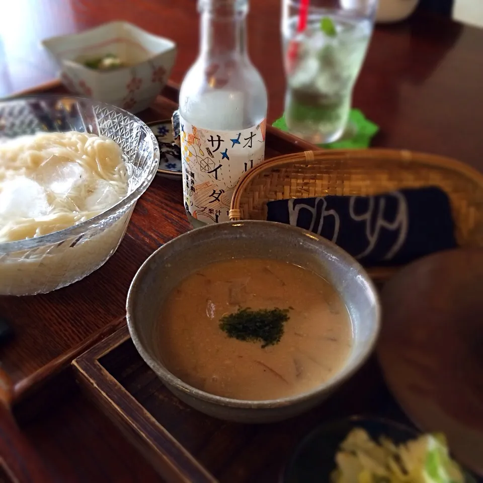 玄米おむすびとおそうめんとオリーブソーダ|まるこさん