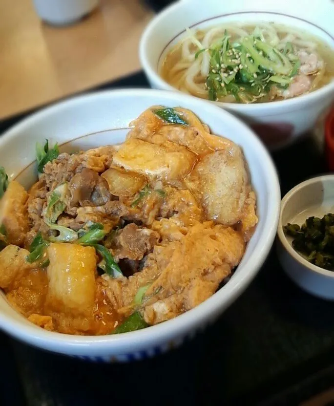 牛衣笠丼とミニ鶏塩うどん　@なか卯|平原知宏さん