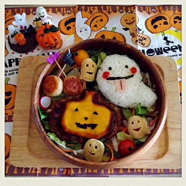 ハロウィンワンプレート♡デミグラスハンバーグ☆おばけご飯☆サラダ☆じゃがフォンデュ꒰ ૢ❛ั◡❛ั ॢ✩꒱|とまこ(*^o^*)さん