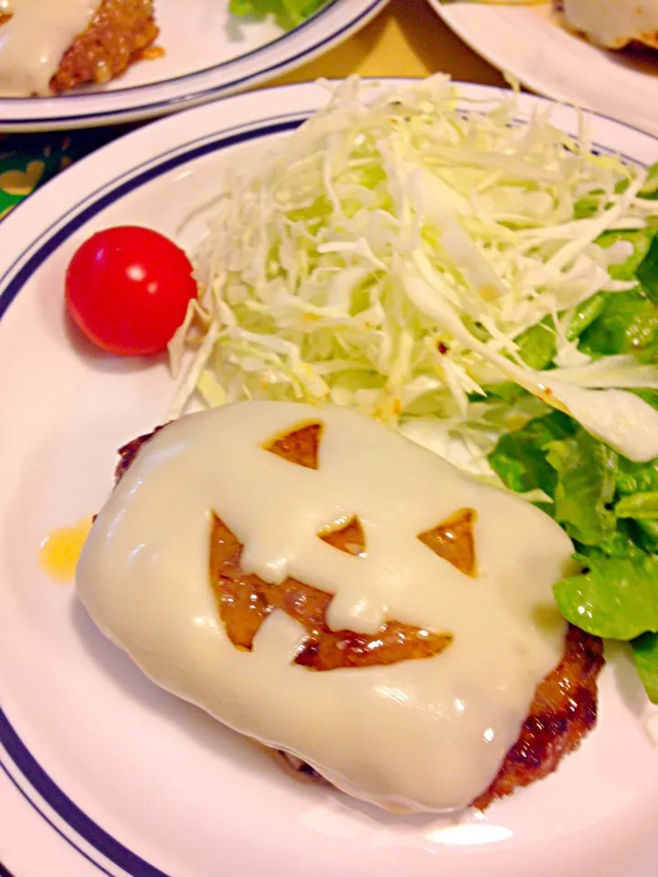 ハロウィンハンバーグ🎃|まうんてんさん