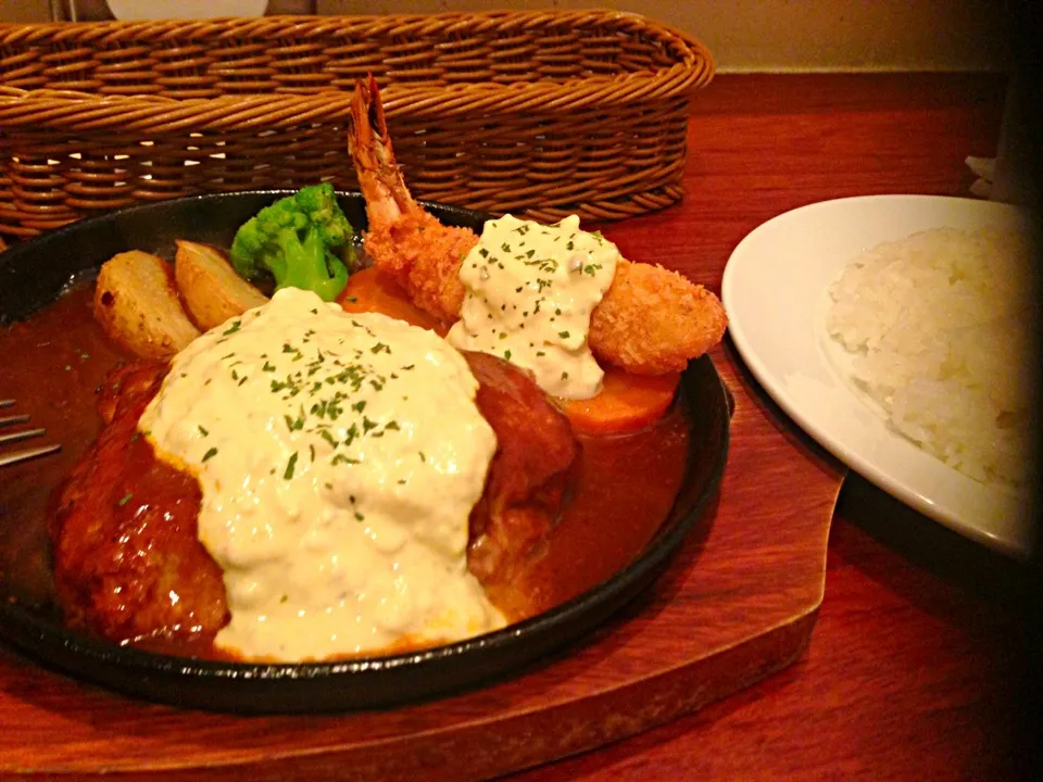 タルタルソースハンバーグエビフライ付き|ちびさん